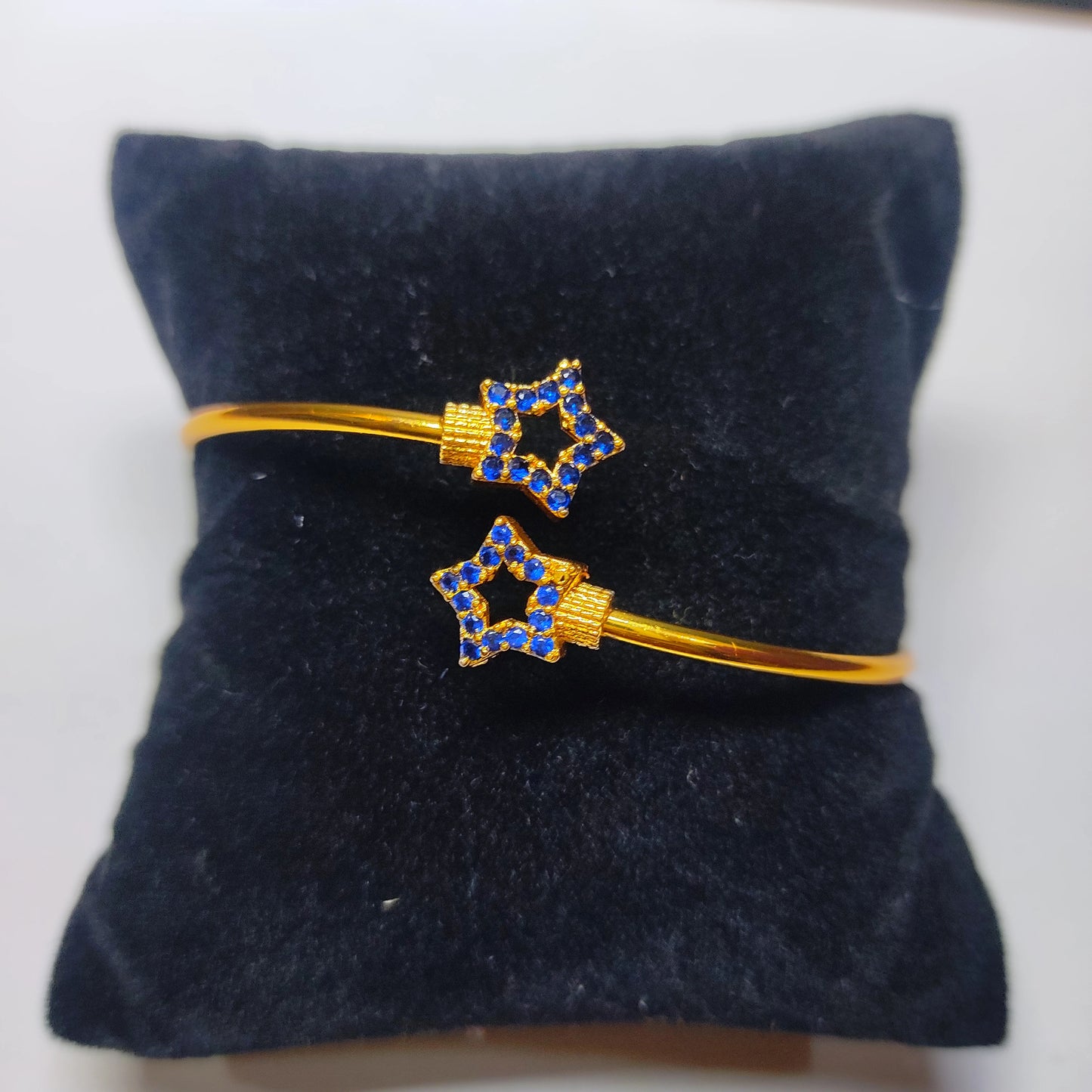 Starry Hand Cuffs B/W