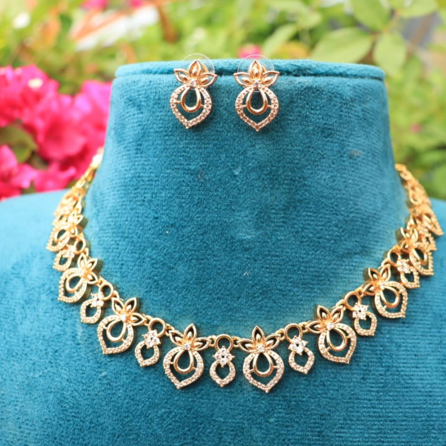 Nature Inspired Exquisite Necklace