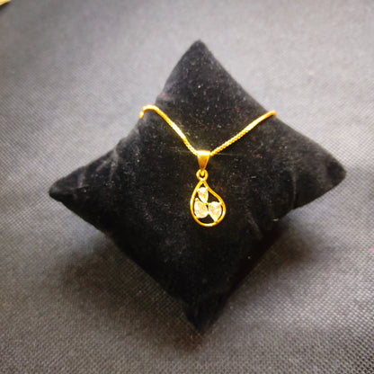 Elegant Teardrop Pendant Chain