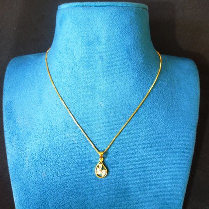 Elegant Teardrop Pendant Chain